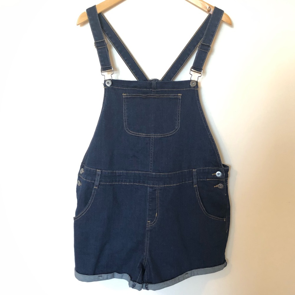 NWOT. modcloth dark wash shortalls.